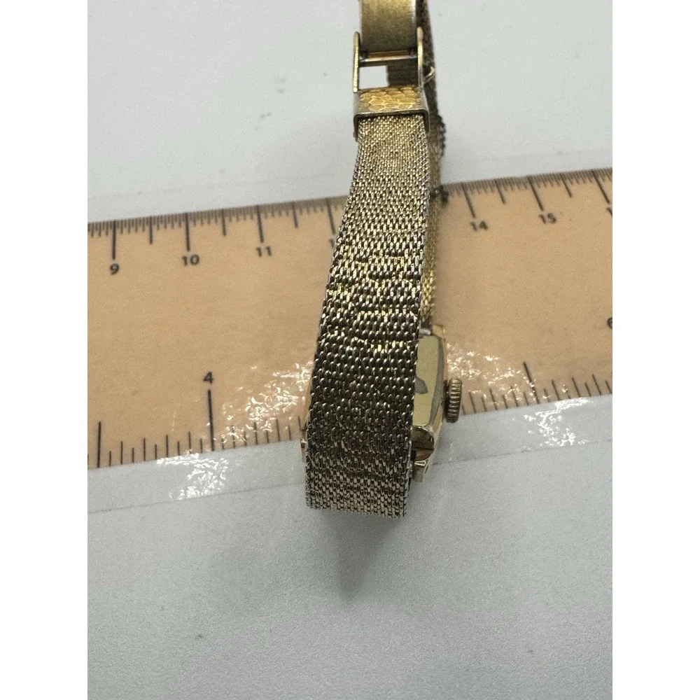 Vintage Seiko Gold Tone Mesh Band Cocktail Watch Textured Bezel Untested